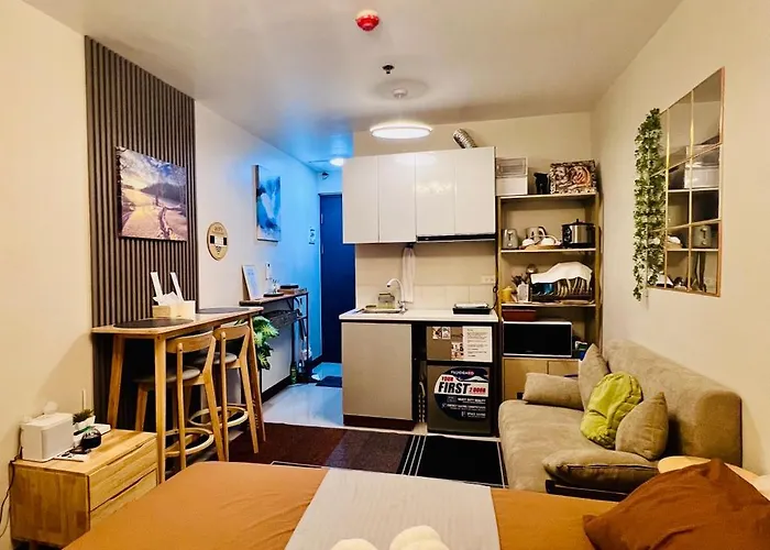 Cozy Pool And Seaview In Cebu With Balcony Near Mactan Airport Apartment